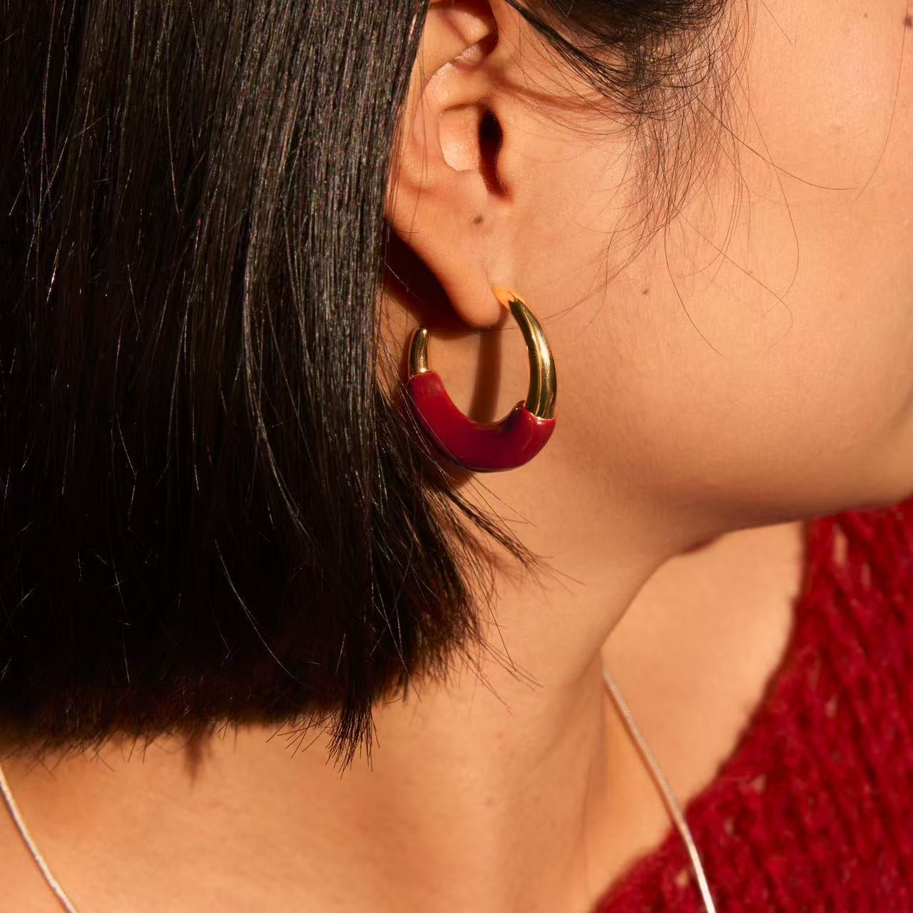 BOSS LADY - 14K GOLD PLATED ENAMEL HOOP EARRINGS